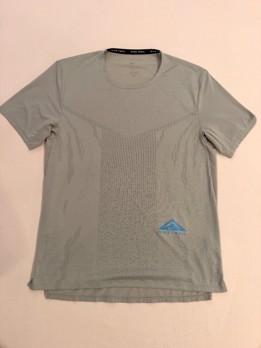 Nike Trail Dri-FIT Running T-Shirt Gray M